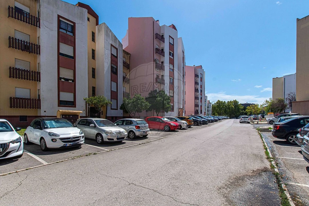 Apartamento T3 para Arrendamento em Alverca do Ribatejo e Sobralinho Foto 5