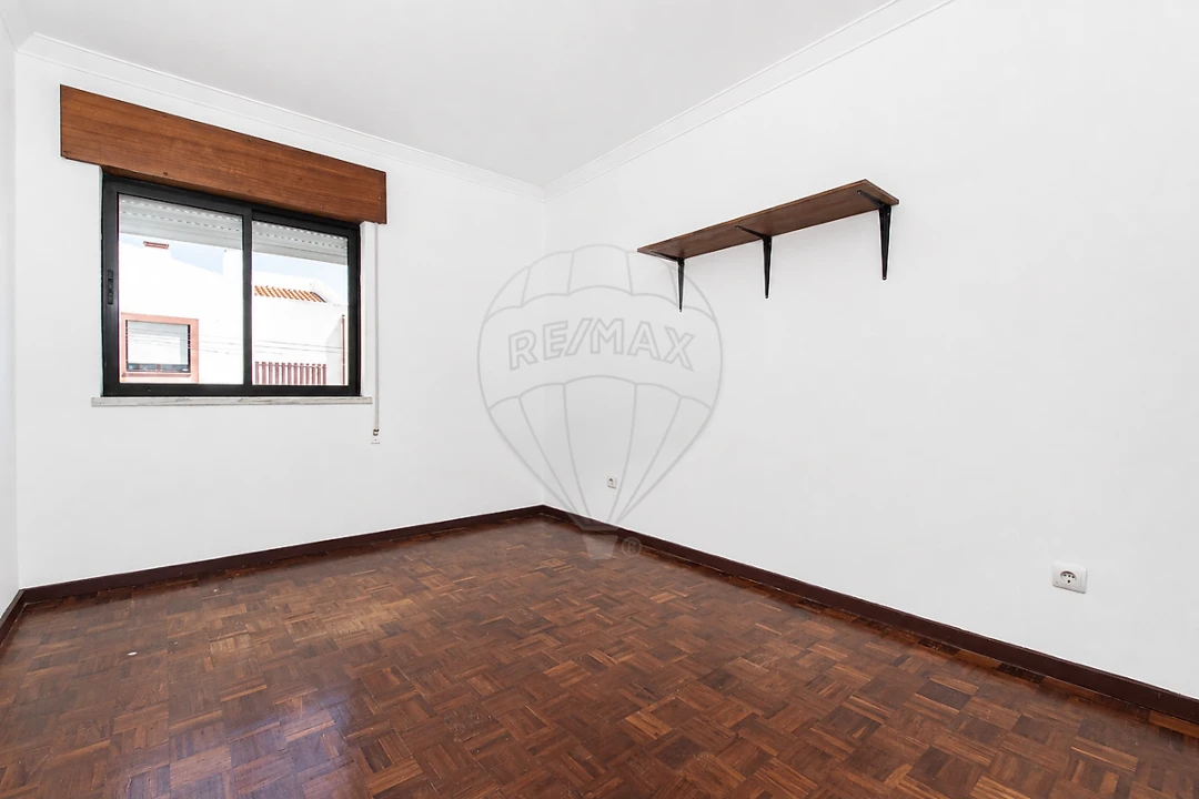 Apartamento T3 para Arrendamento em Alverca do Ribatejo e Sobralinho Foto 12