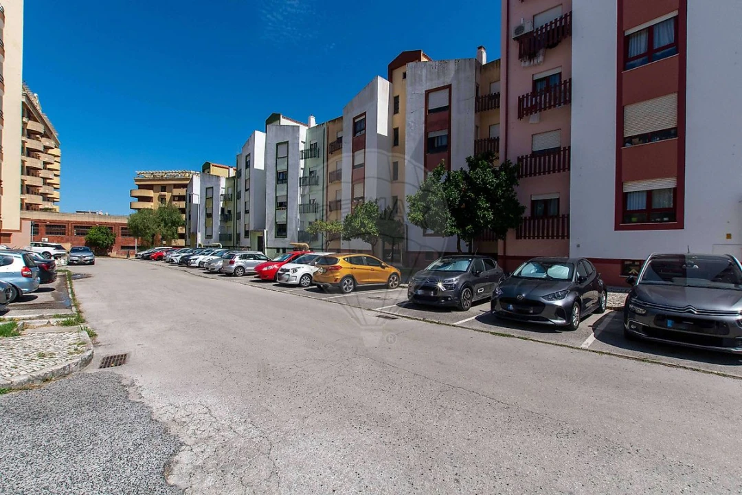 Apartamento T3 para Arrendamento em Alverca do Ribatejo e Sobralinho Foto 4