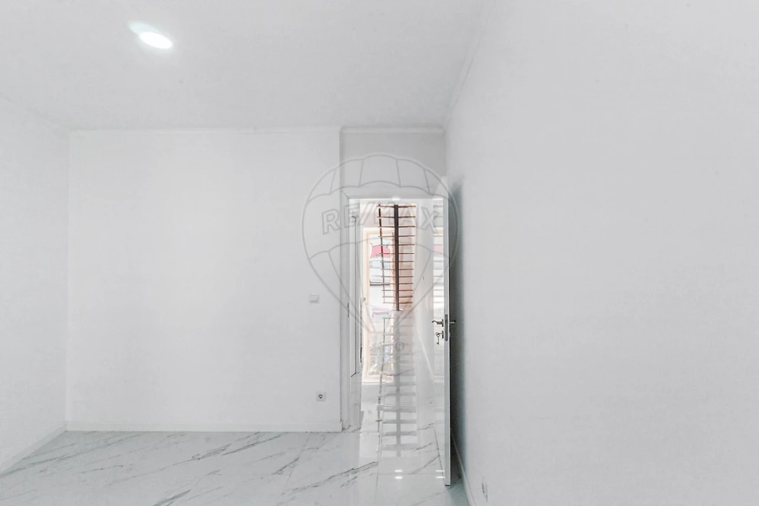 Apartamento T1 para Venda em Almada, Cova da Piedade, Pragal e Cacilhas Foto 17