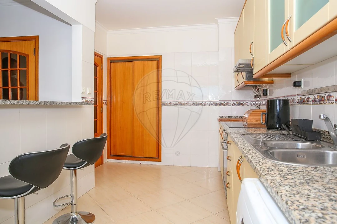 Apartamento T2 para Arrendamento em Alenquer (Santo Estêvão e Triana) Foto 3