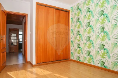 Apartamento T2 para Arrendamento em Alenquer (Santo Estêvão e Triana)