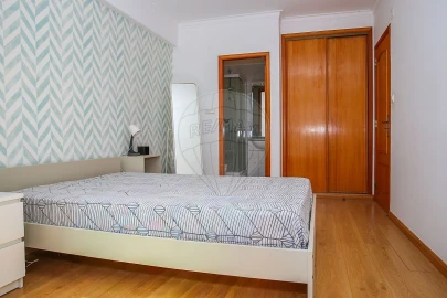 Apartamento T2 para Arrendamento em Alenquer (Santo Estêvão e Triana)