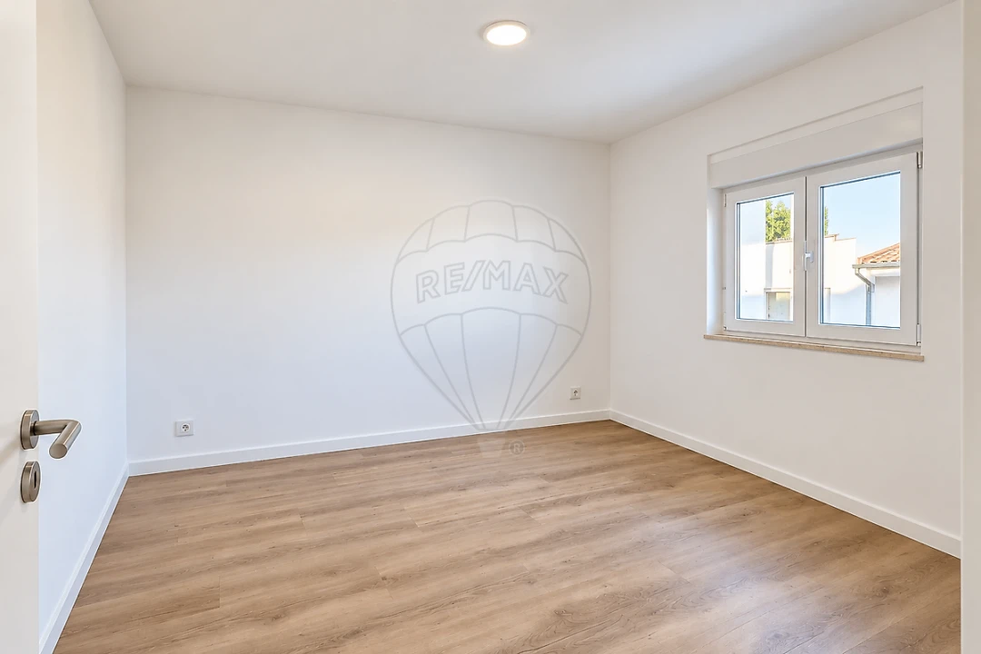 Apartamento T3 para Venda em Ceira Foto 3