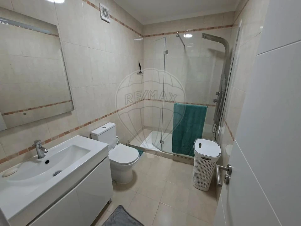 Apartamento T2 para Venda em Seixal, Arrentela e Aldeia de Paio Pires Foto 8