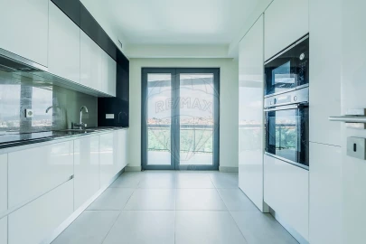 Apartamento T3 para Arrendamento em Carcavelos e Parede