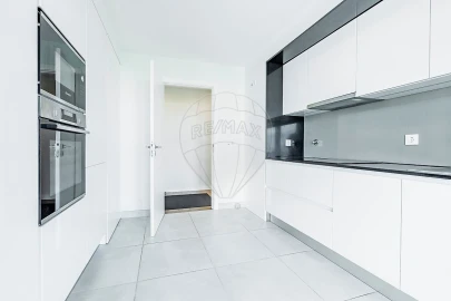 Apartamento T3 para Arrendamento em Carcavelos e Parede