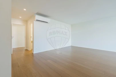 Apartamento T3 para Arrendamento em Carcavelos e Parede