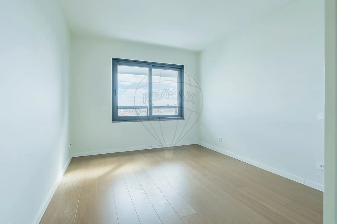 Apartamento T3 para Arrendamento em Carcavelos e Parede Foto 13