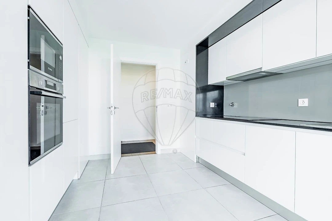 Apartamento T3 para Arrendamento em Carcavelos e Parede Foto 4