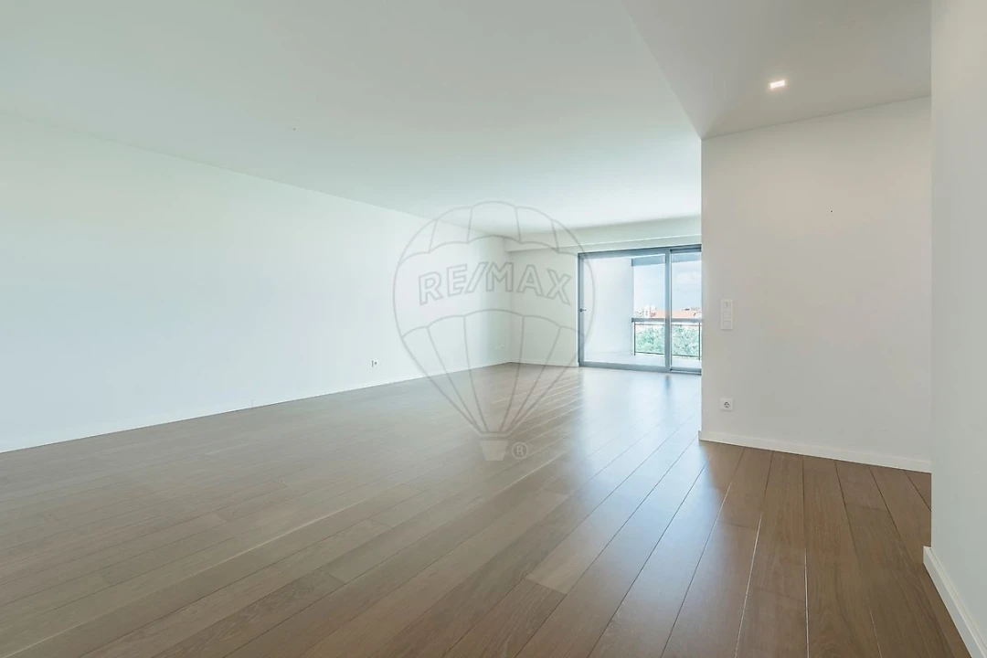 Apartamento T3 para Arrendamento em Carcavelos e Parede Foto 7