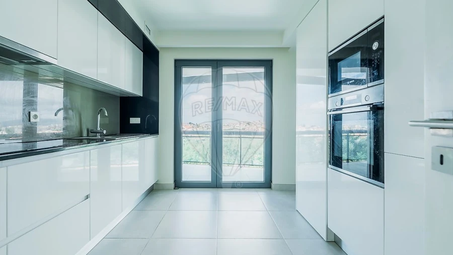 Apartamento T3 para Arrendamento em Carcavelos e Parede