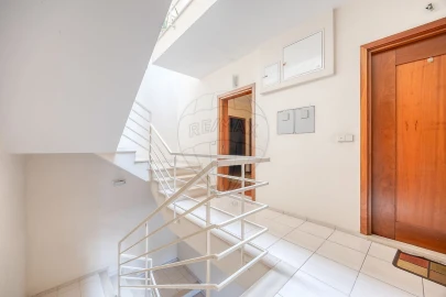 Apartamento T2 para Venda em Galegos