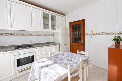 Apartamento T2 para Venda em Pedrouços