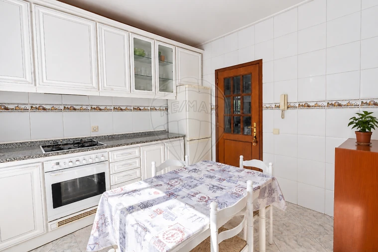 Apartamento T2 para Venda em Pedrouços Foto 33