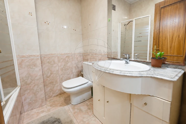 Apartamento T2 para Venda em Pedrouços Foto 7