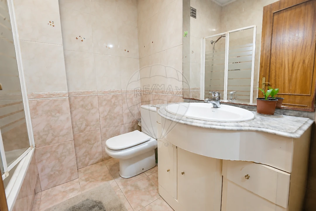 Apartamento T2 para Venda em Pedrouços Foto 7