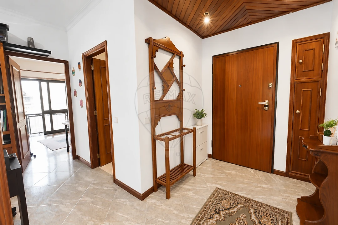 Apartamento T2 para Venda em Pedrouços Foto 2