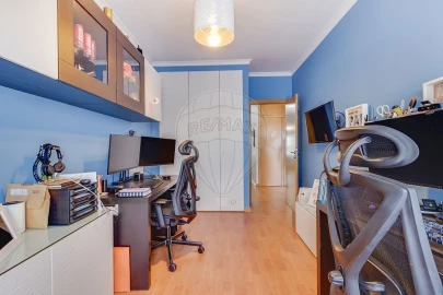 Apartamento T4 para Venda em Queluz e Belas