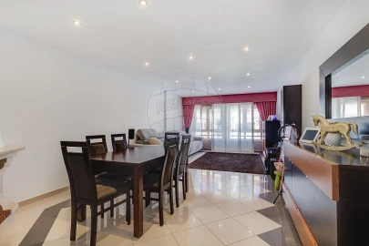 Apartamento T4 para Venda em Queluz e Belas