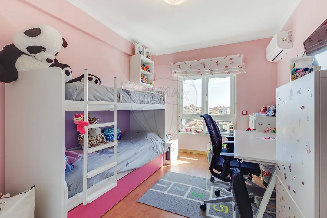 Apartamento T4 para Venda em Queluz e Belas Foto 12