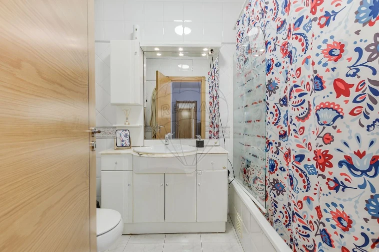 Apartamento T4 para Venda em Queluz e Belas Foto 9