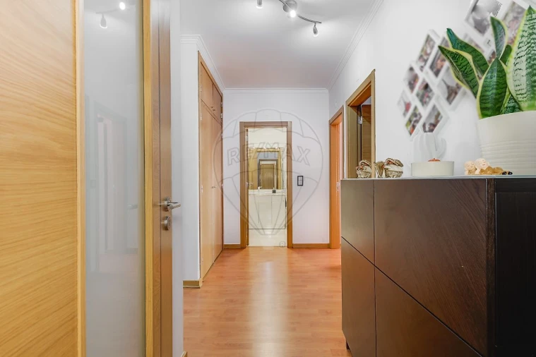 Apartamento T4 para Venda em Queluz e Belas Foto 7
