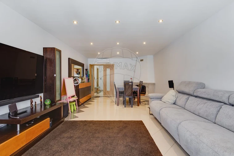 Apartamento T4 para Venda em Queluz e Belas Foto 6