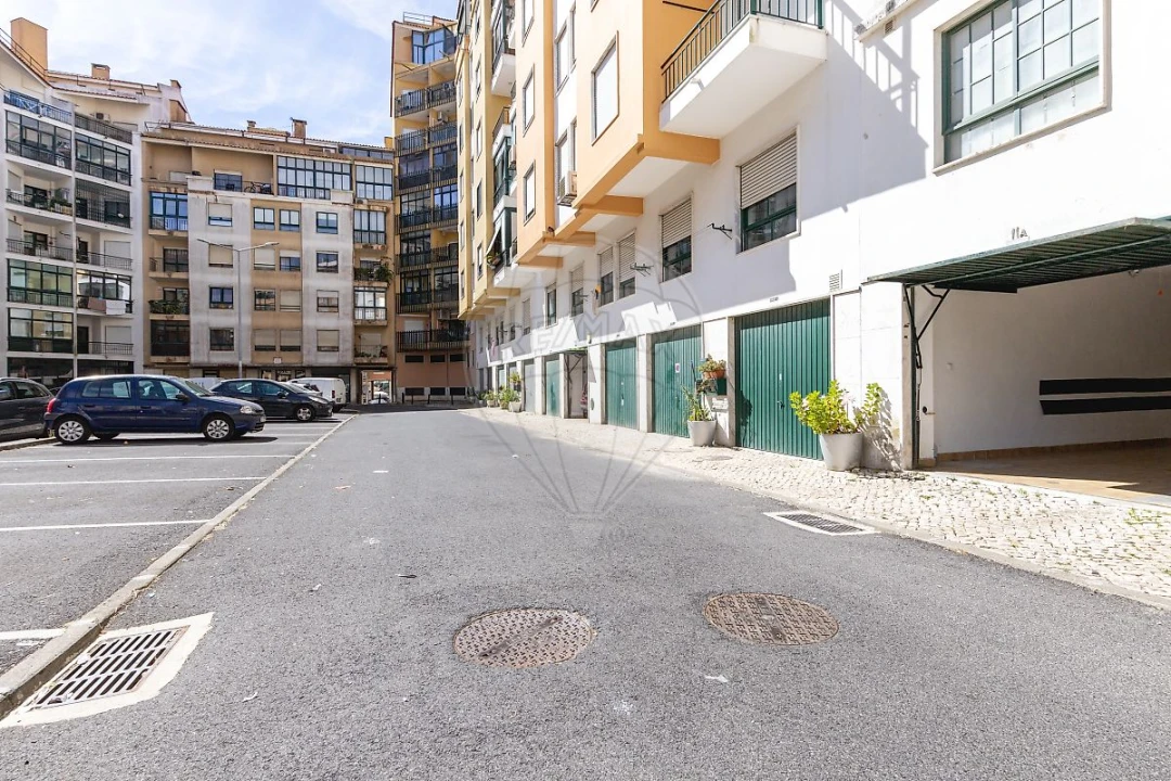 Apartamento T4 para Venda em Queluz e Belas Foto 29