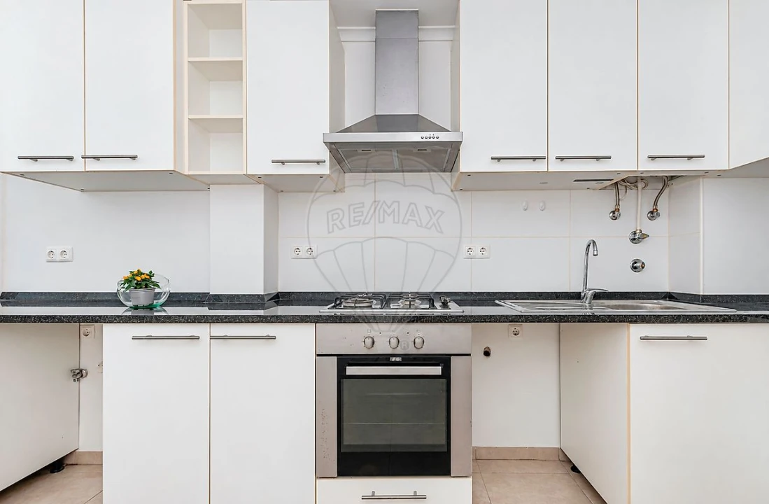 Apartamento T1 para Arrendamento em Algés, Linda-A-Velha e Cruz Quebrada-Dafundo Foto 10
