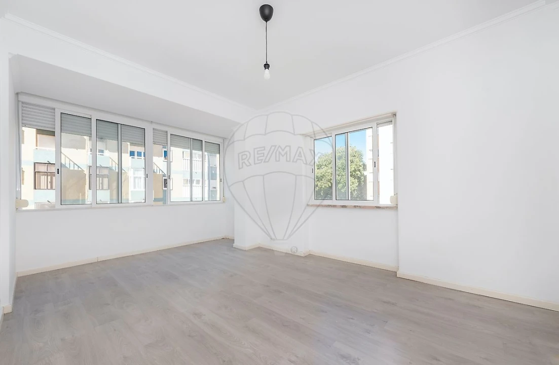Apartamento T1 para Arrendamento em Algés, Linda-A-Velha e Cruz Quebrada-Dafundo Foto 11