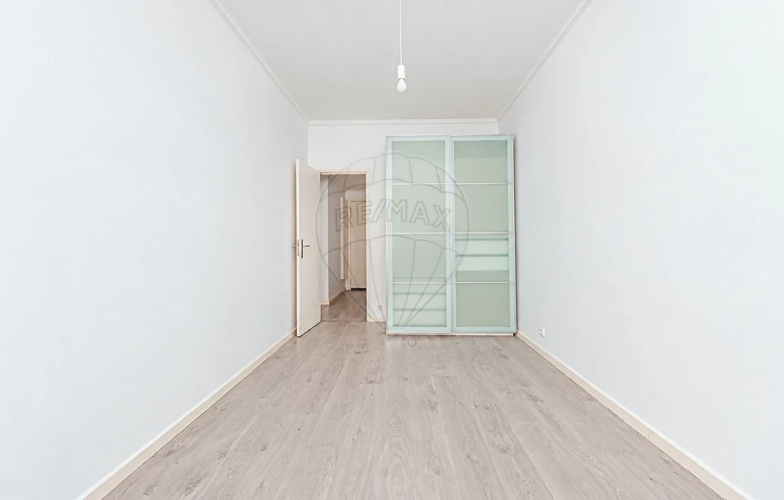 Apartamento T1 para Arrendamento em Algés, Linda-A-Velha e Cruz Quebrada-Dafundo Foto 14