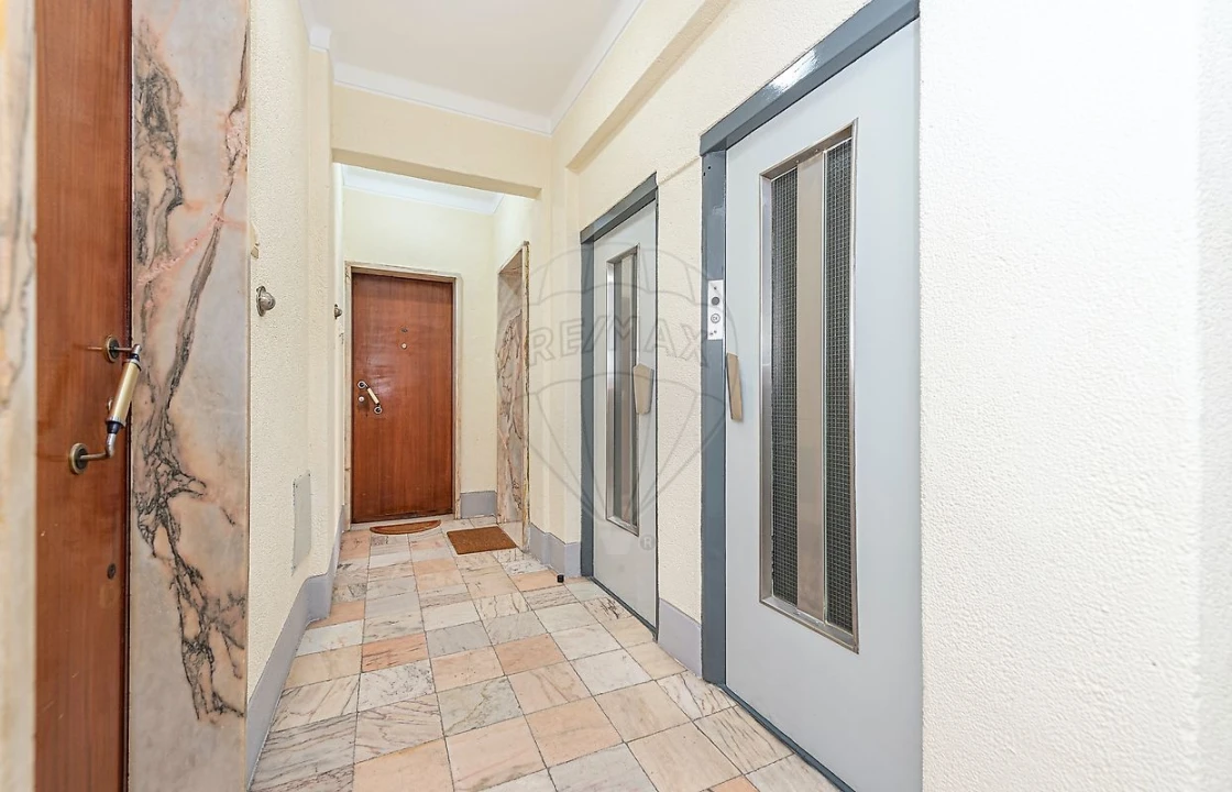Apartamento T1 para Arrendamento em Algés, Linda-A-Velha e Cruz Quebrada-Dafundo Foto 2