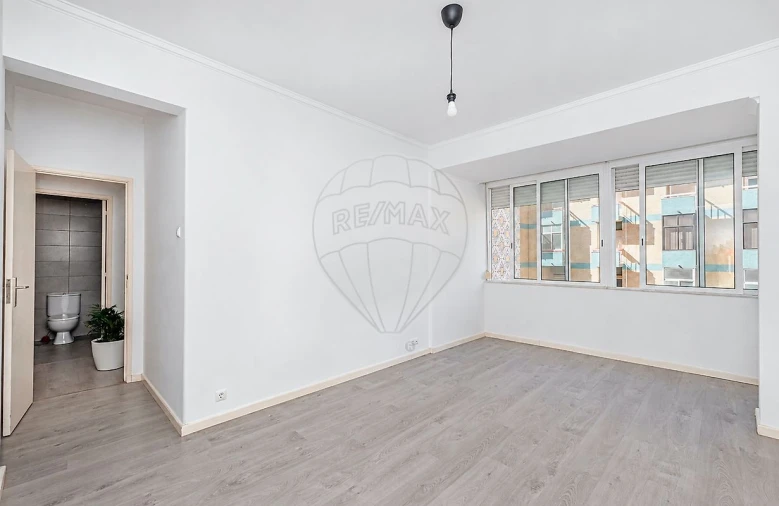 Apartamento T1 para Arrendamento em Algés, Linda-A-Velha e Cruz Quebrada-Dafundo Foto 17
