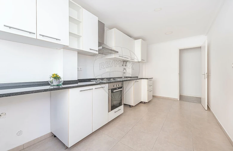 Apartamento T1 para Arrendamento em Algés, Linda-A-Velha e Cruz Quebrada-Dafundo Foto 7