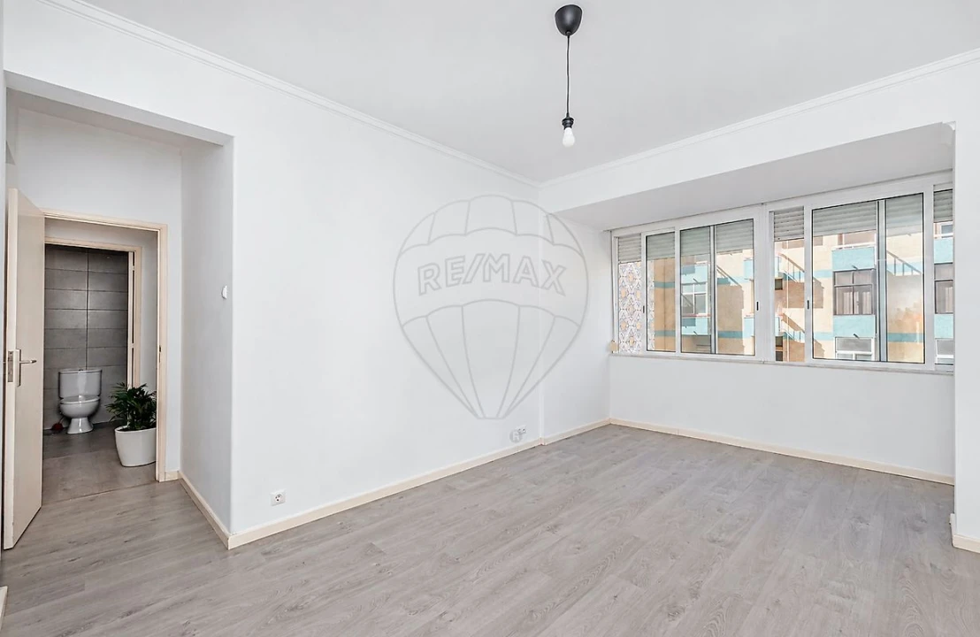 Apartamento T1 para Arrendamento em Algés, Linda-A-Velha e Cruz Quebrada-Dafundo Foto 17