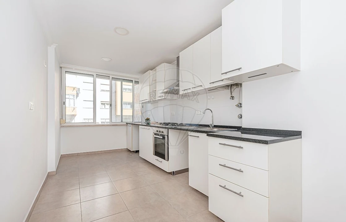 Apartamento T1 para Arrendamento em Algés, Linda-A-Velha e Cruz Quebrada-Dafundo Foto 1