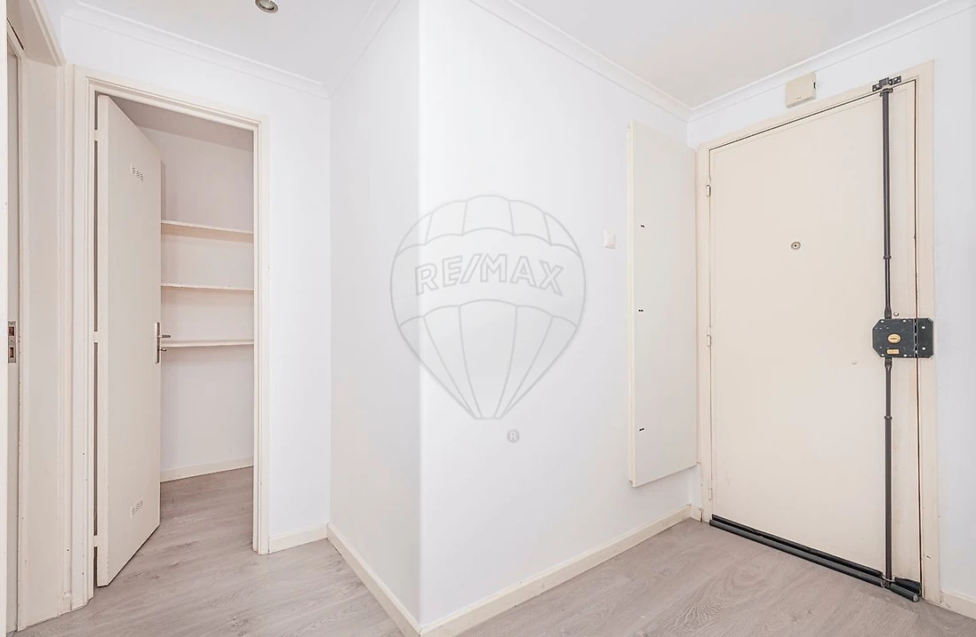 Apartamento T1 para Arrendamento em Algés, Linda-A-Velha e Cruz Quebrada-Dafundo Foto 4
