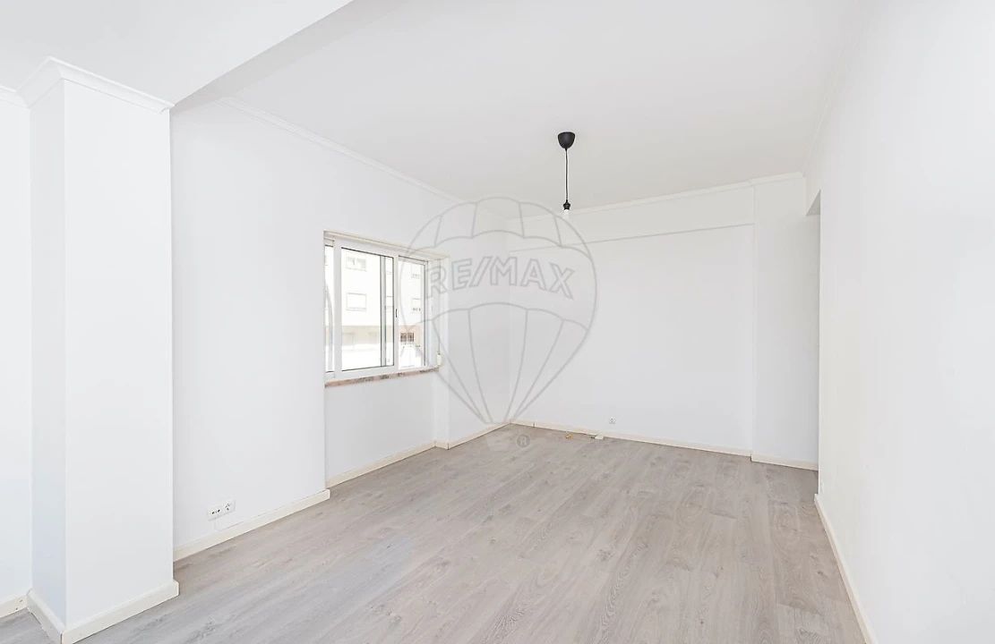 Apartamento T1 para Arrendamento em Algés, Linda-A-Velha e Cruz Quebrada-Dafundo Foto 16