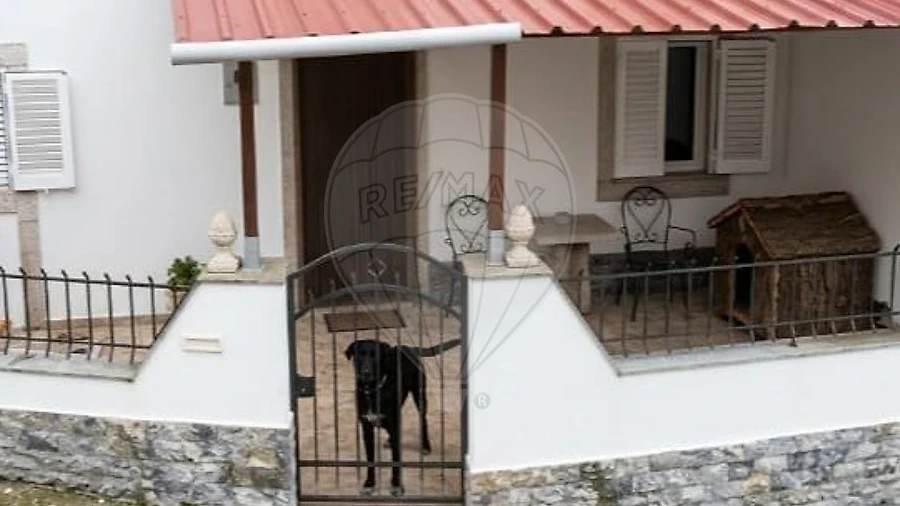 Moradia T4 para Venda em Almargem do Bispo, Pêro Pinheiro e Montelavar