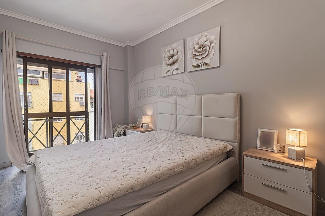 Apartamento T3 para Venda em Quinta do Conde Foto 3