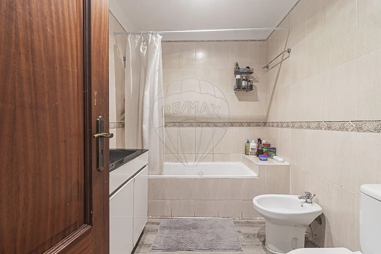 Apartamento T3 para Venda em Quinta do Conde Foto 33