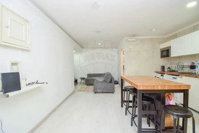 Apartamento T1 para Arrendamento em Algueirão-Mem Martins