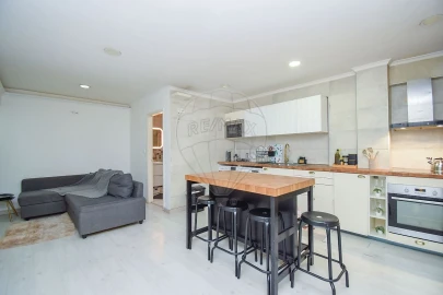 Apartamento T1 para Arrendamento em Algueirão-Mem Martins