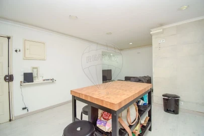 Apartamento T1 para Arrendamento em Algueirão-Mem Martins