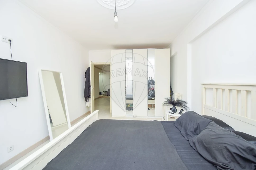 Apartamento T1 para Arrendamento em Algueirão-Mem Martins Foto 6