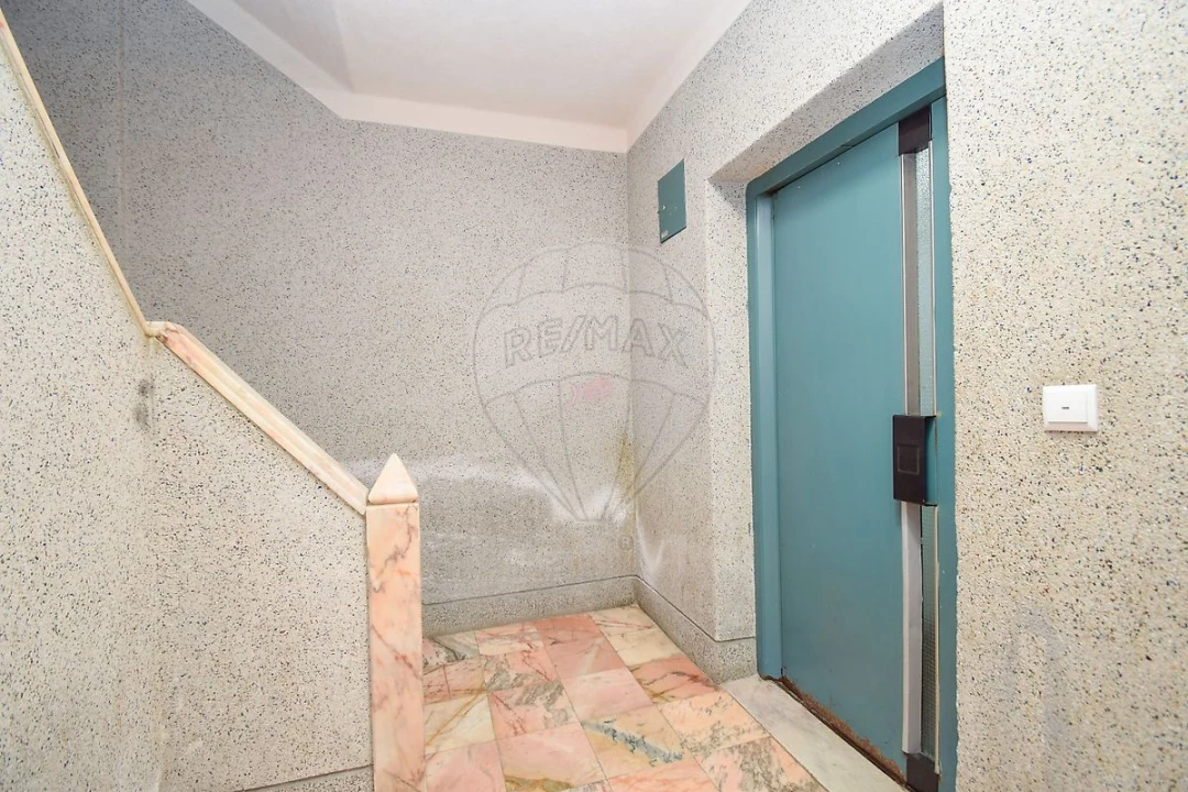 Apartamento T1 para Arrendamento em Algueirão-Mem Martins Foto 16