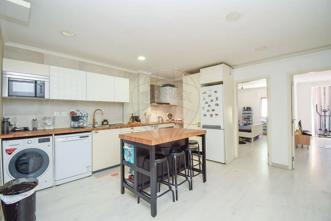 Apartamento T1 para Arrendamento em Algueirão-Mem Martins Foto 13