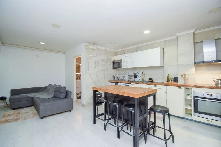 Apartamento T1 para Arrendamento em Algueirão-Mem Martins Foto 12
