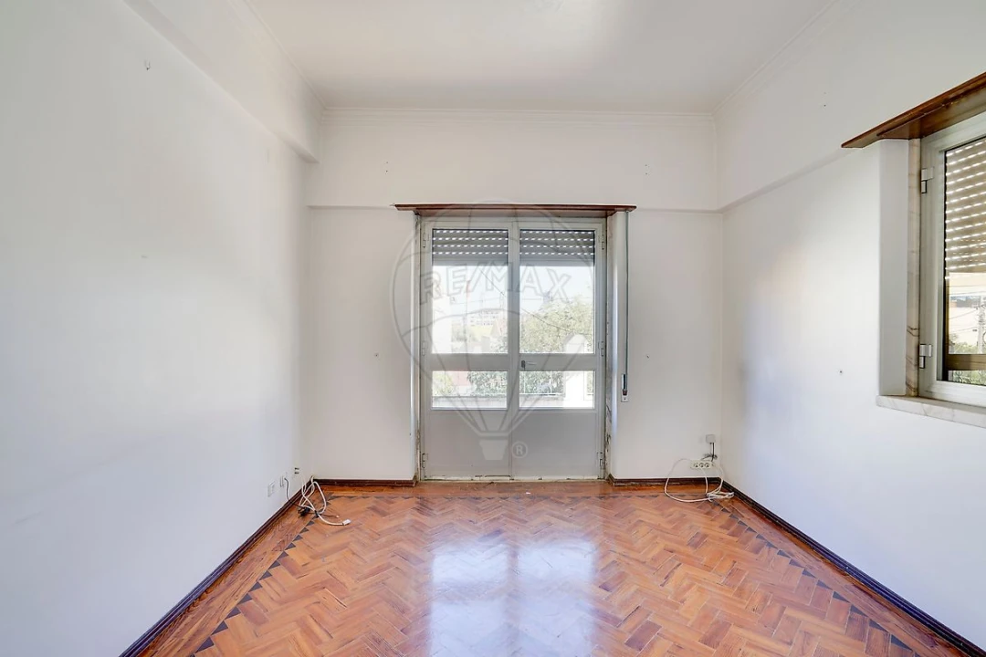 Moradia T9 para Venda em Santa Iria de Azoia, São João da Talha e Bobadela Foto 34